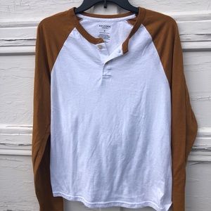 Yellow and white baseball tee